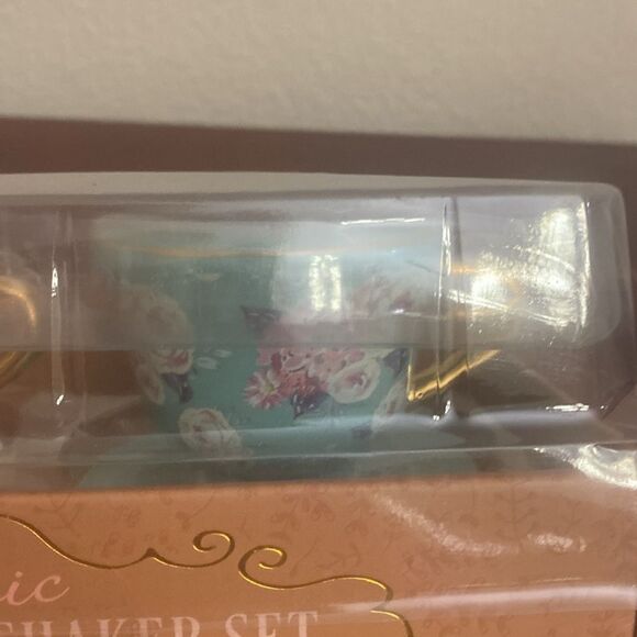 Flowers Tea Cups Slat and Pepper!!! - Picture 6 of 6